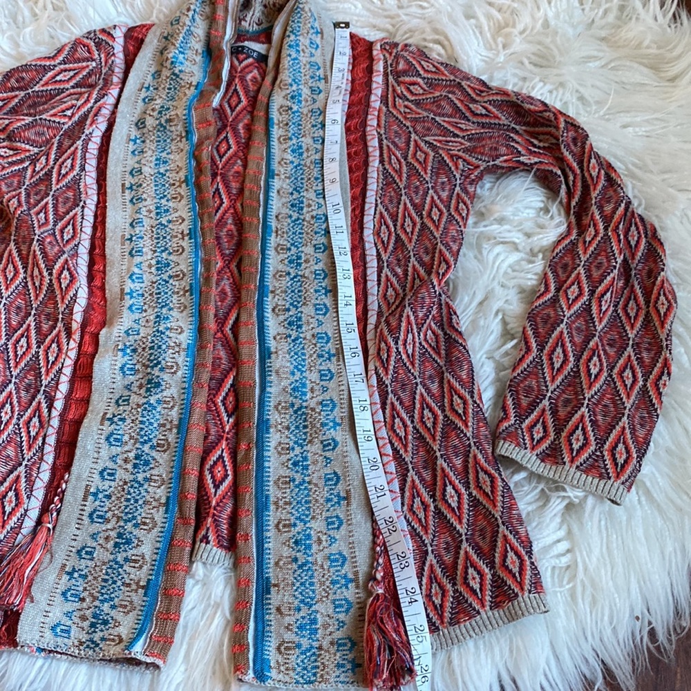 Women's Multicolor Patterned Sweater - Picture 7 of 11